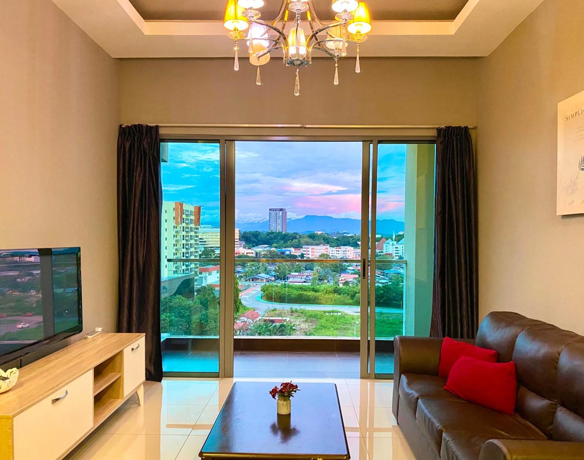 Capital O 90987 The Loft Residences Homestay @ Imago Shopping Mall 2 Kampong Sembulan Exteriér fotografie